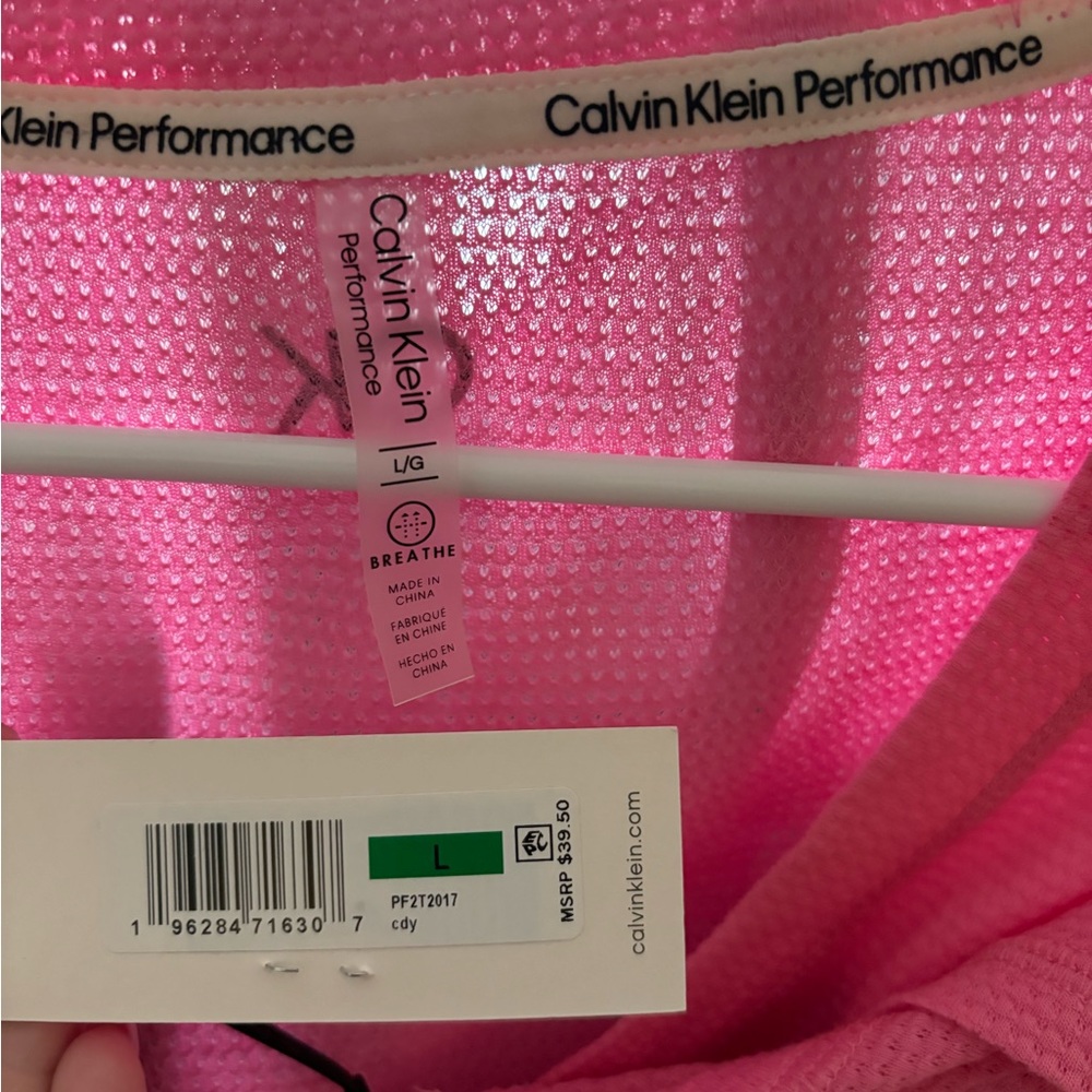 Nwt Calvin Klein pink v-neck - Picture 2 of 3